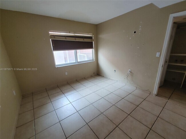 Building Photo - 2270 W 54th Pl