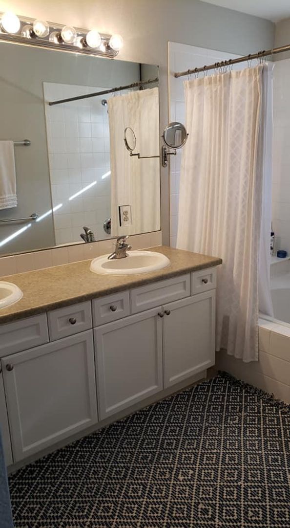 Building Photo - 3 Bedroom Home in desirable Meadows Neighborhood- Community Pool Access at the Grange!