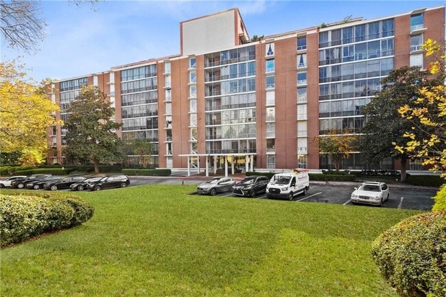 Building Photo - 130 26th St NW