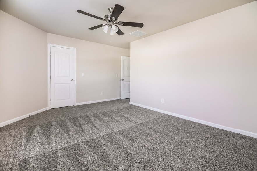 Building Photo - 280 Lakemont Dr