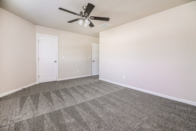 Building Photo - 280 Lakemont Dr