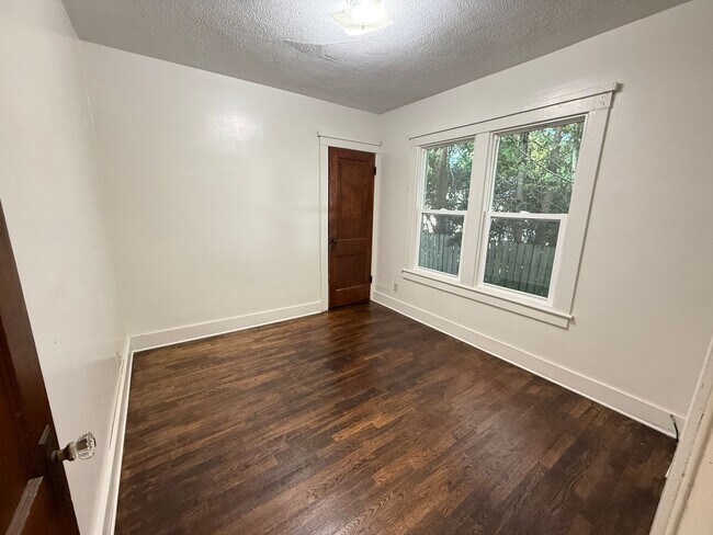 Building Photo - 2-Bedroom Ranch Home with Basement Storage and Fenced Yard