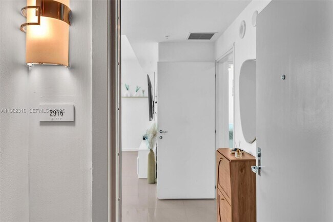 Building Photo - 300 S Biscayne Blvd