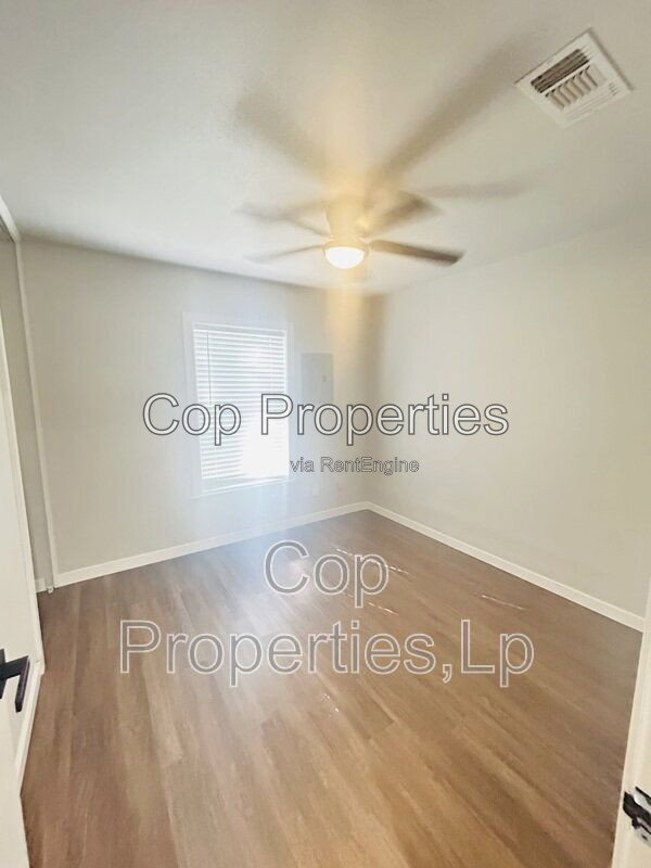 Building Photo - 2914 Greenacres St