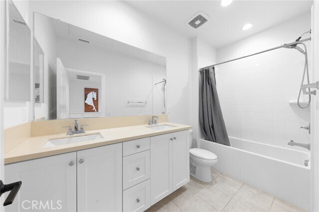 Building Photo - 117 Henson