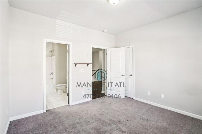 Building Photo - Move-in-ready 3 bedroom townhome in Duluth