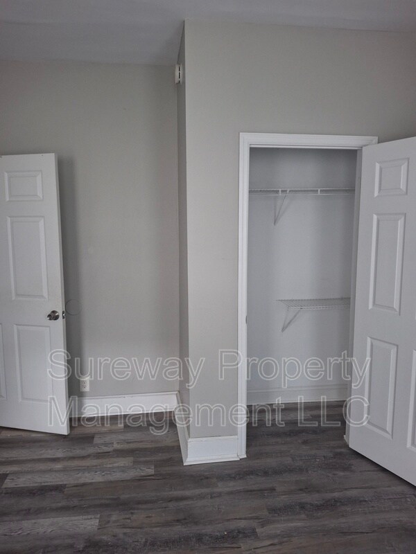 Building Photo - 401-403 Champion Ave
