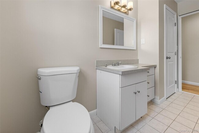 Building Photo - 676-678-678 Oak Summit Rd