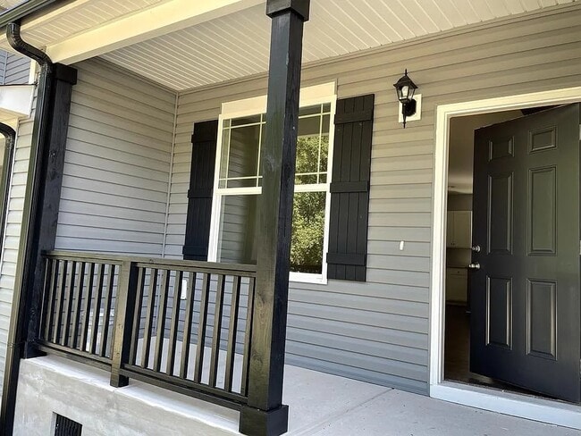 Building Photo - 103 Stewarts Knob Dr