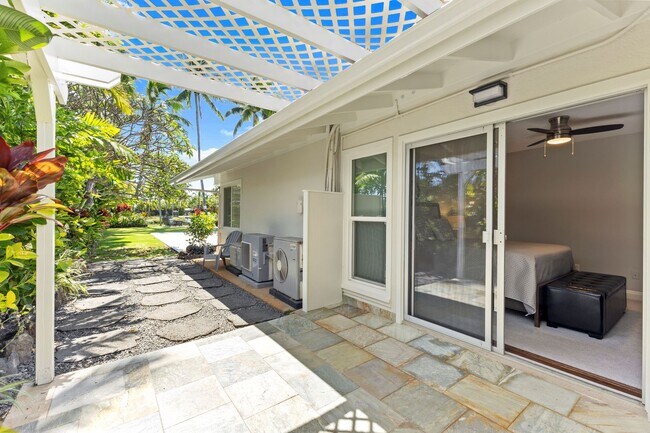 Building Photo - 748 Mokapu Rd