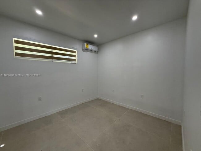 Building Photo - 401 NW 131st St