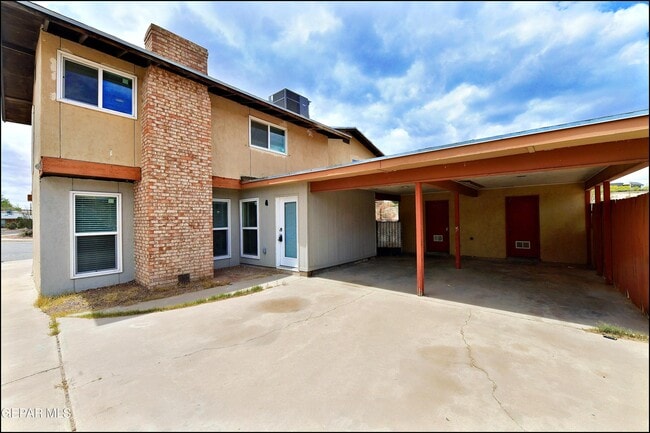 Building Photo - 6412 Pizarro St