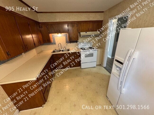 Building Photo - 905 Healy St