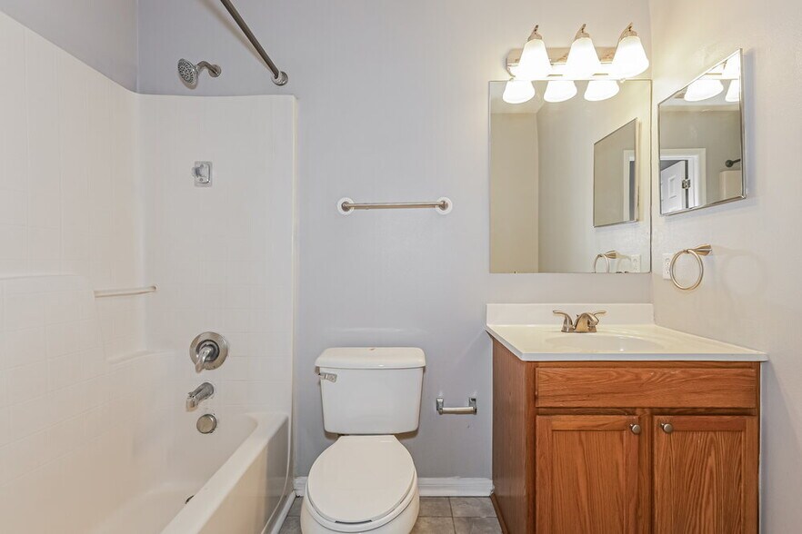Building Photo - 30249 Birdhouse Dr