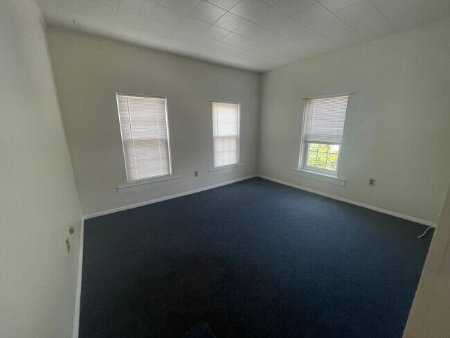 Building Photo - 12-14 E Hoosac Street