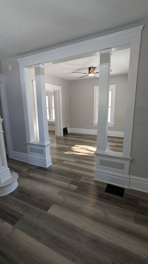 Building Photo - Welcome to this newly renovated, 3-bedroom home located in the heart of Akron