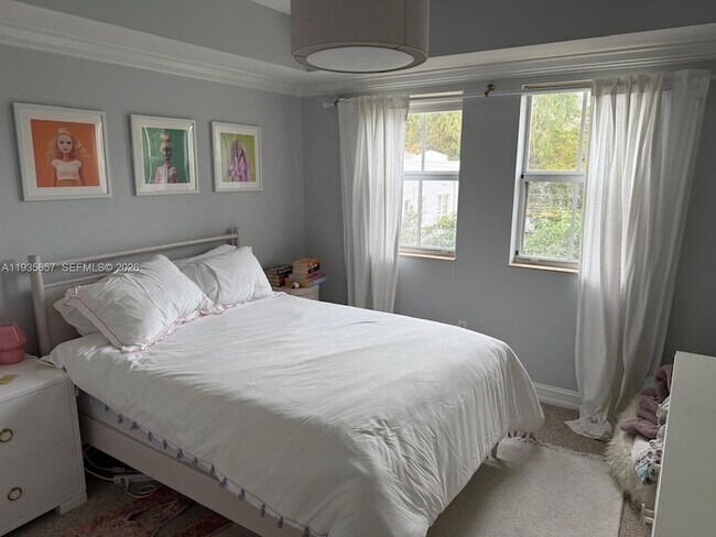 Building Photo - 101 Sidonia Ave