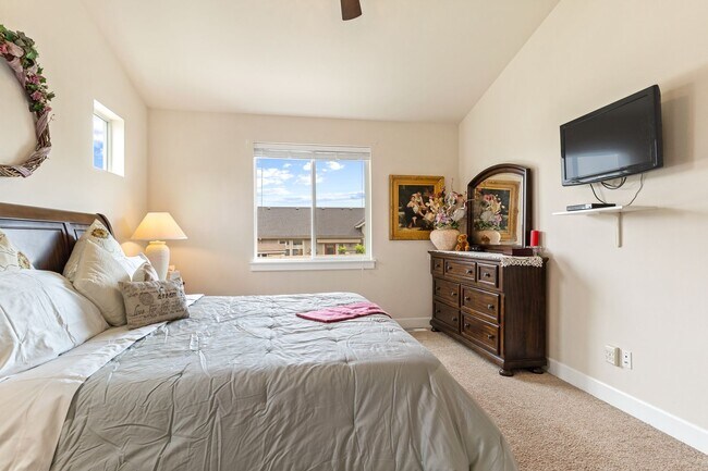 Building Photo - 3-bedroom, 2-bathroom home featuring an op...