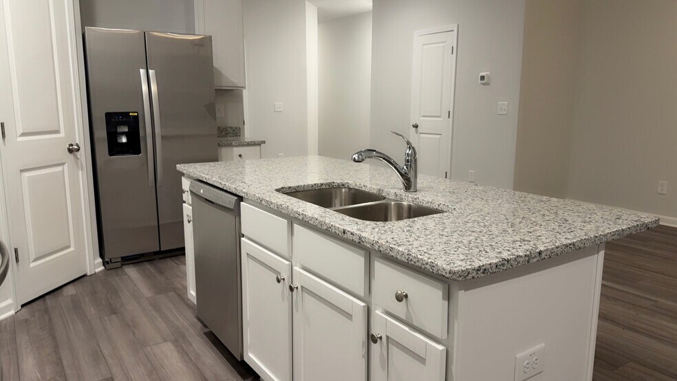 Building Photo - 124 Brexley Dr