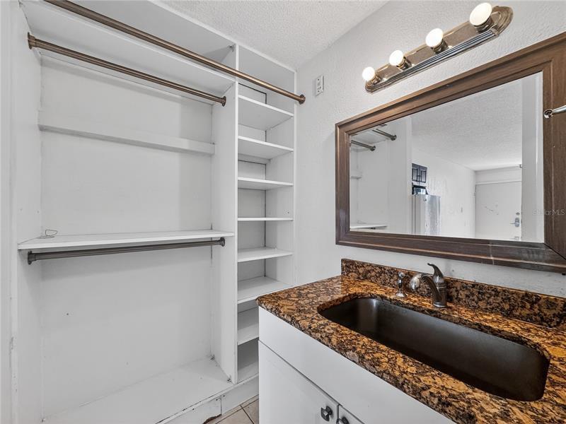 Building Photo - 7900 S Orange Blossom Trl