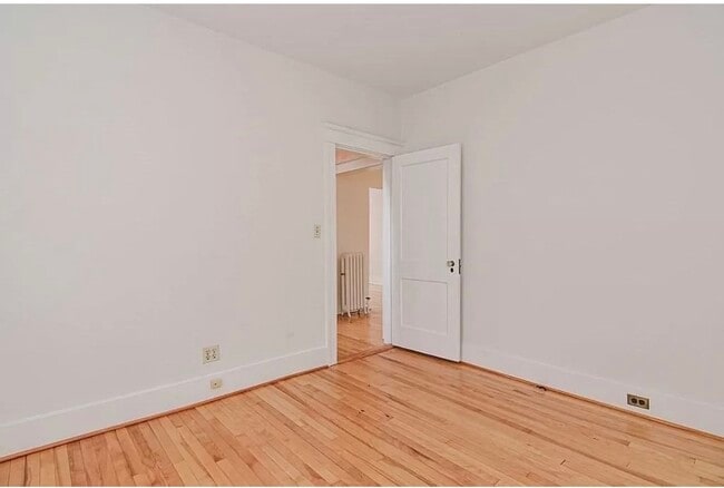 Building Photo - 185 June St