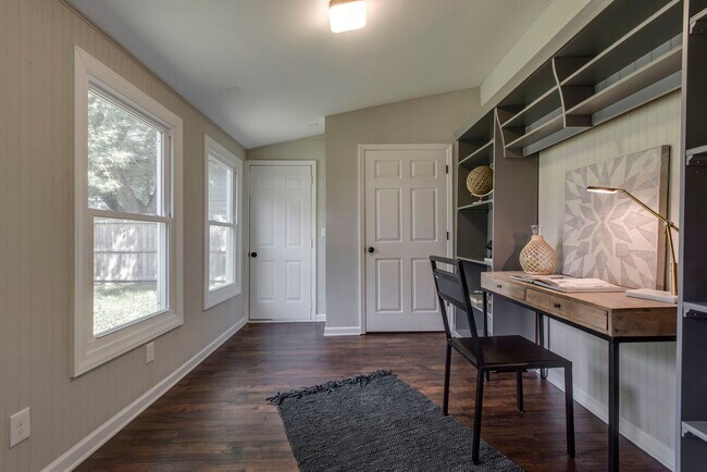 Building Photo - Cute and Cozy Home in Cleveland Park, Walk to Mas Tacos and The Pharmacy, Minutes to Five Points,...