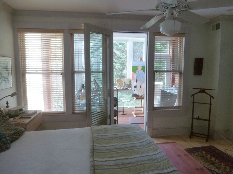 Main bedroom - 732 3rd St NE