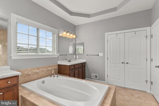 Building Photo - 15305 Sweetbay St