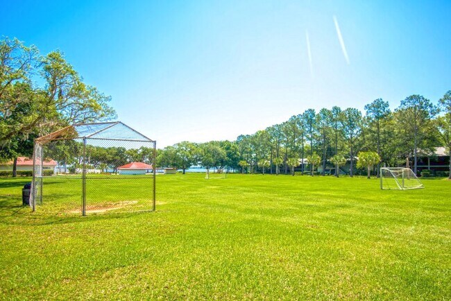 Building Photo - First floor 2BR/2BA Conquistador Condo