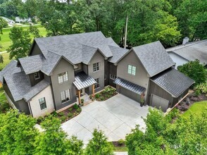 Building Photo - 564 Greystone Trce