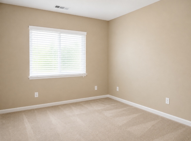 Building Photo - 967 Golf Ave