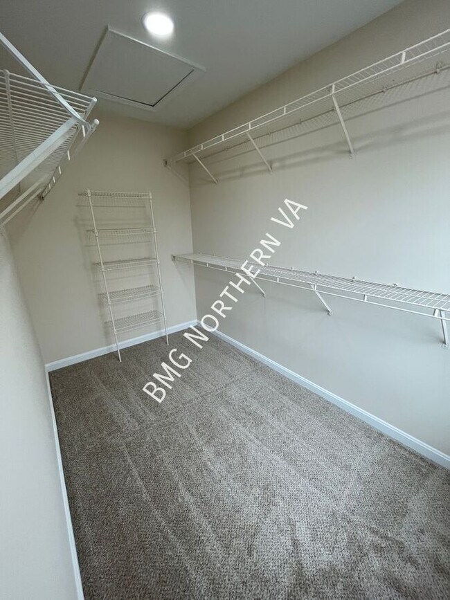 Building Photo - 22525 Maison Carree Square