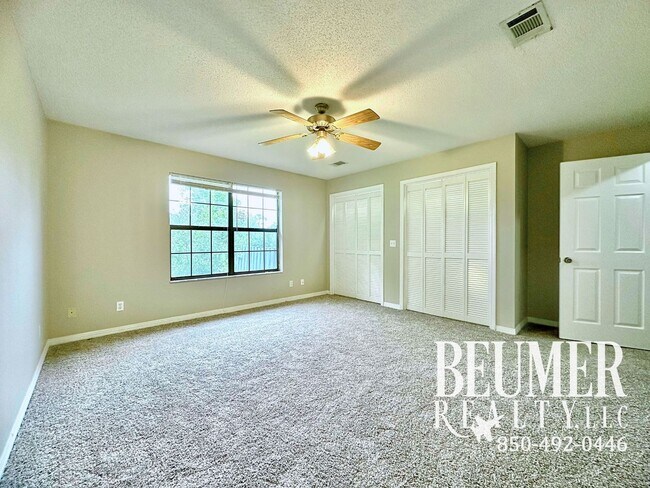 Building Photo - 5027 Shoshone Dr