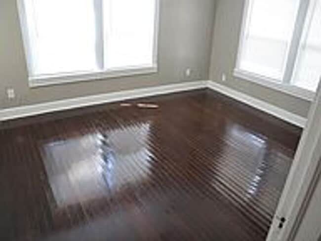 Building Photo - August Move In! Updated 1 bed/1 bath in Br...