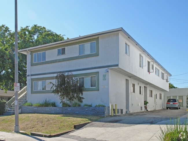Building Photo - 2051 S Sherbourne Dr