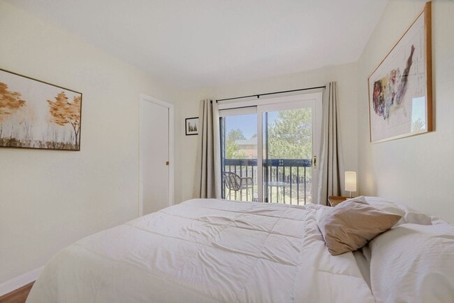 Building Photo - 3015 Edison Ct