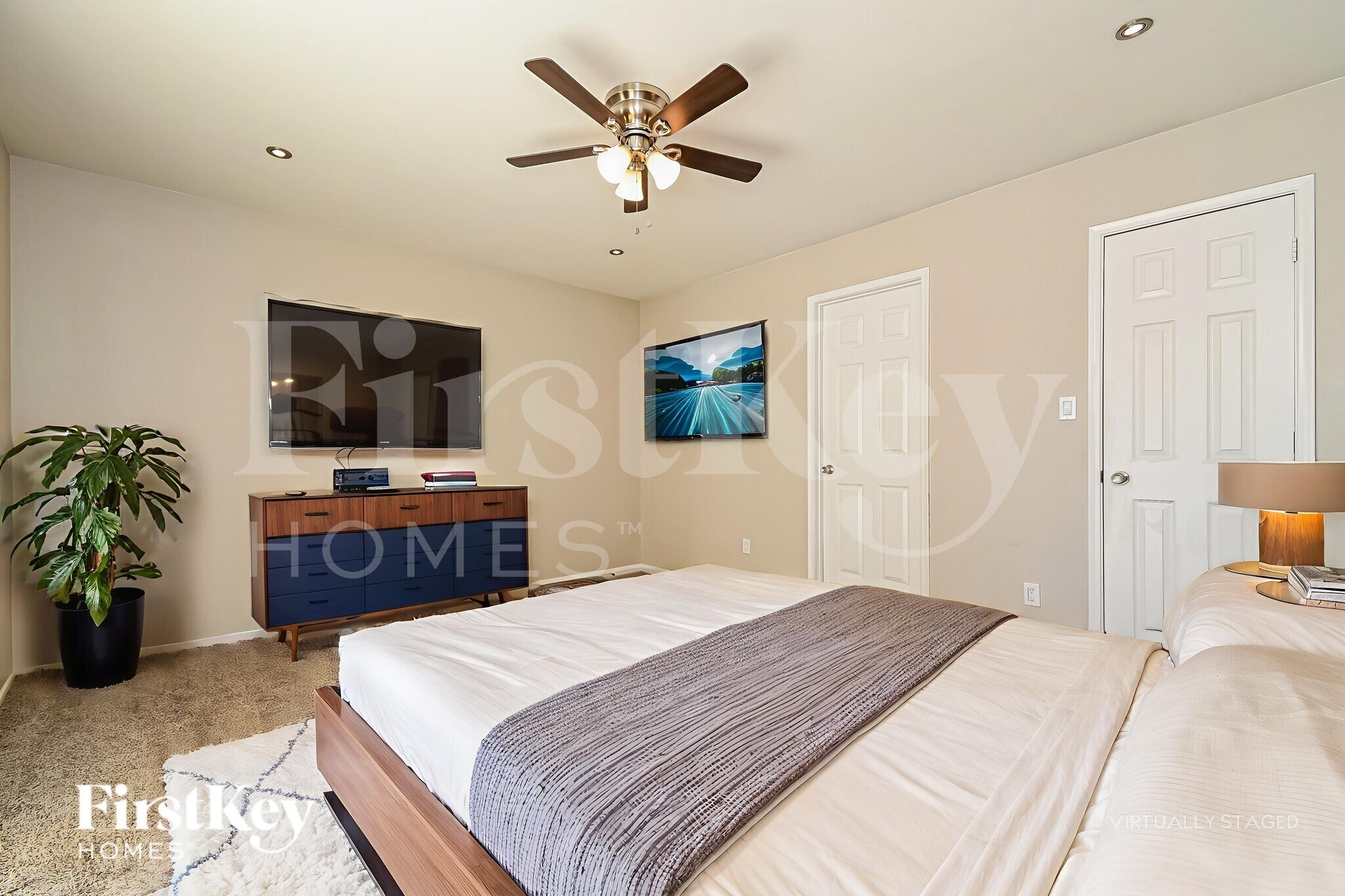 Building Photo - 3350 S George Dr