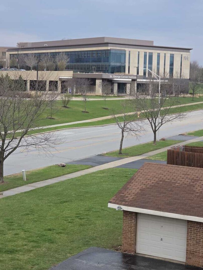 Building Photo - 9950 Treetop Dr