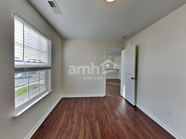 Building Photo - 222 Rambling Rd