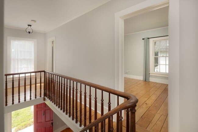 Building Photo - 14 Library St