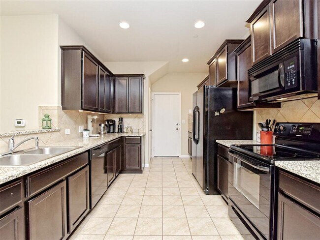 Building Photo - 516 E Slaughter Ln