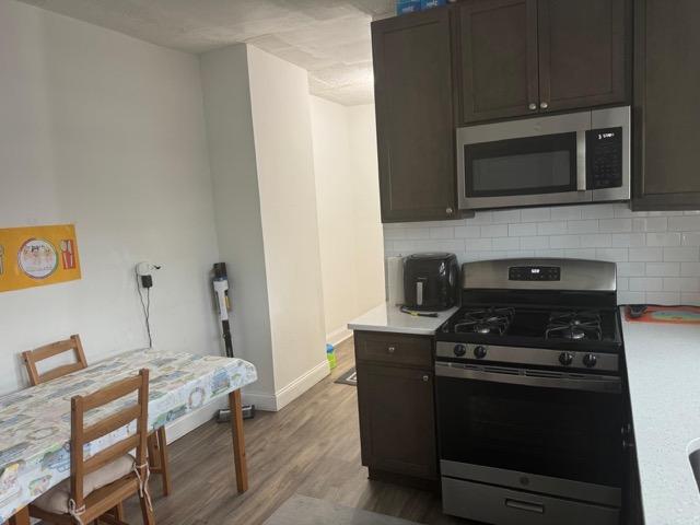 Building Photo - 647 Anderson Ave