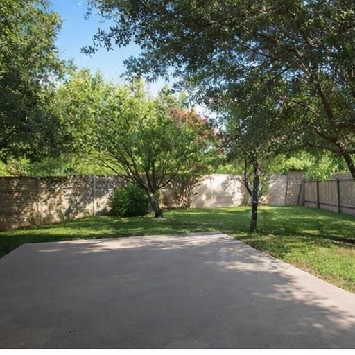 Building Photo - 1718 Bow Ridge Dr