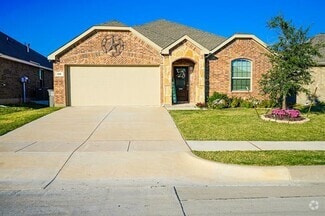 Building Photo - 806 Spruce Ln