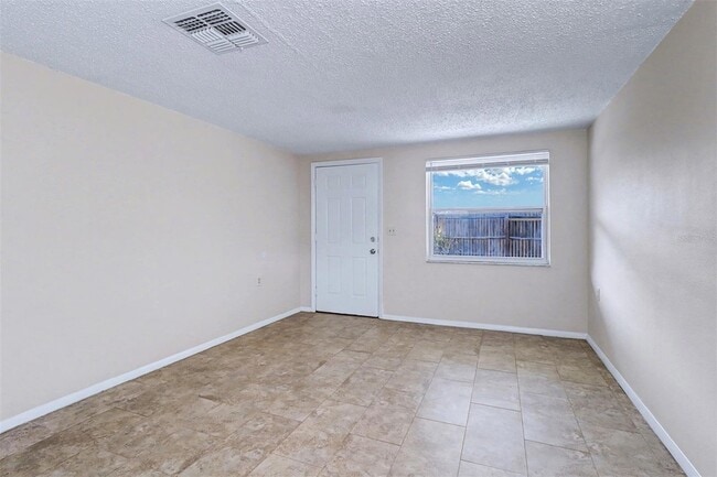 Building Photo - 5439 Oceanic Rd