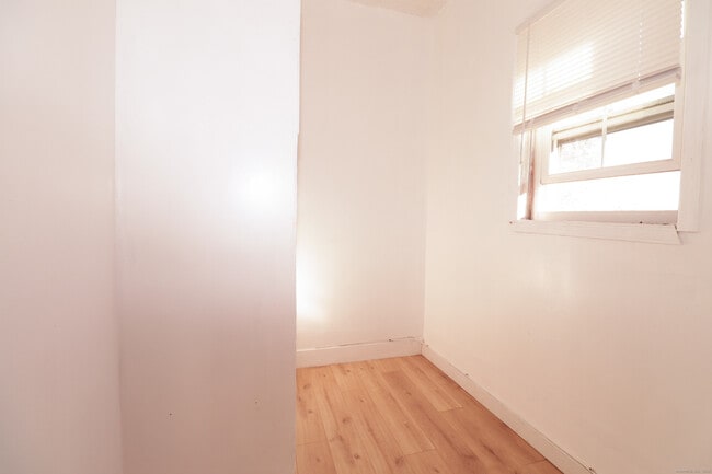 Building Photo - 117 Lamberton St