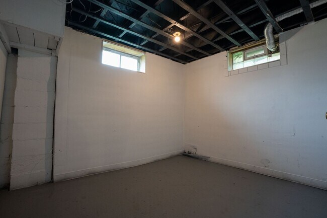 Building Photo - Eastpointe 3 bedroom