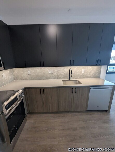 Building Photo - 199 Gardner St