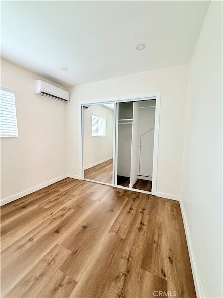 Building Photo - 1316 N Hollywood Way