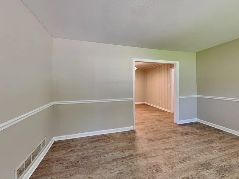 Building Photo - 4556 Wesley Dr